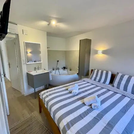 Badine Beach 5 Personnes Vue Jardin Avec Climatisation Lejlighed Hyères