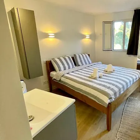 דירה Badine Piscine Balneo Clim הייר