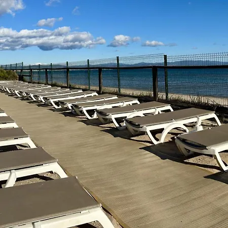 Appartamento BADINE BEACH piscine balnéo clim Hyères